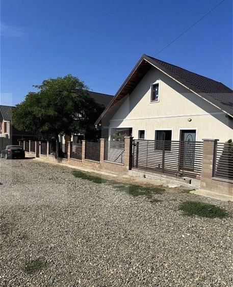Casă cu 4 camere în Cătămărești