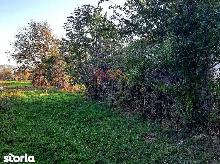 Teren de 1212 mp, în Brebu