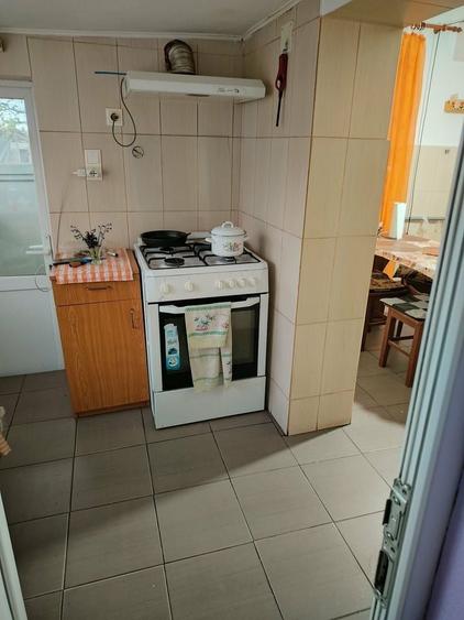 Casă individuală cu 4 camere cu Canalizare în Central