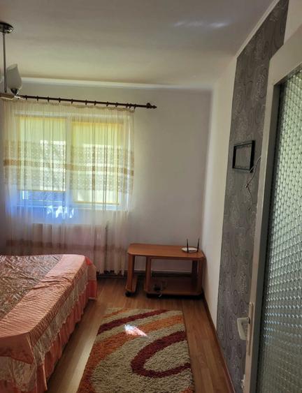 Apartament cu 3 camere decomandat în Narcisa