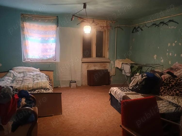 Casă cu 2 camere cu Teren 1100 Mp în Turnu