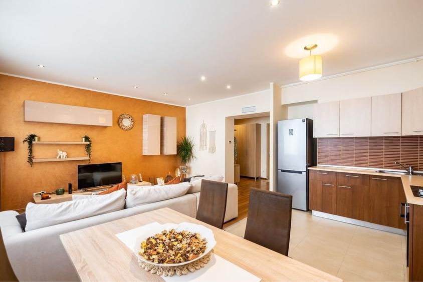 Apartament cu 2 camere decomandat în Central