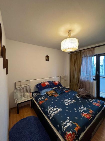Apartament cu 3 camere decomandat în Exterior Vest