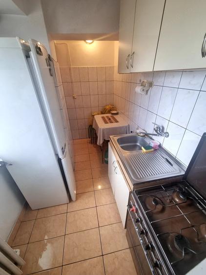Garsonieră decomandată în Casa de Cultură