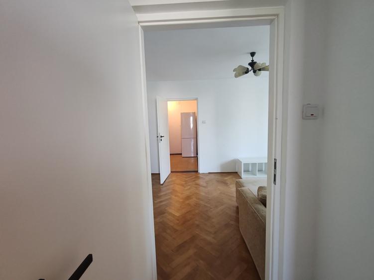 Apartament cu 2 camere semidecomandat în Gemenii