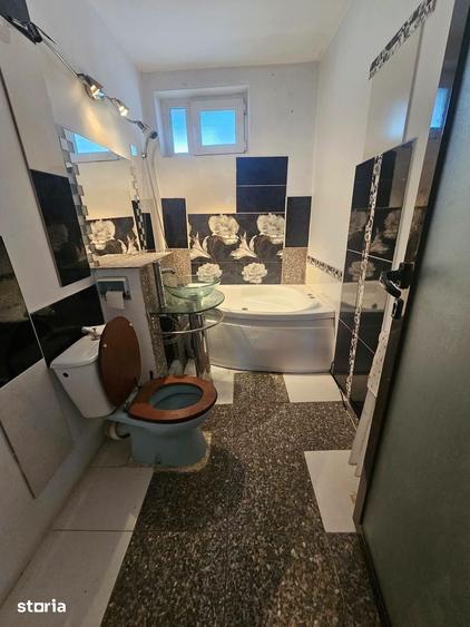 Apartament cu 3 camere decomandat în Mărăței