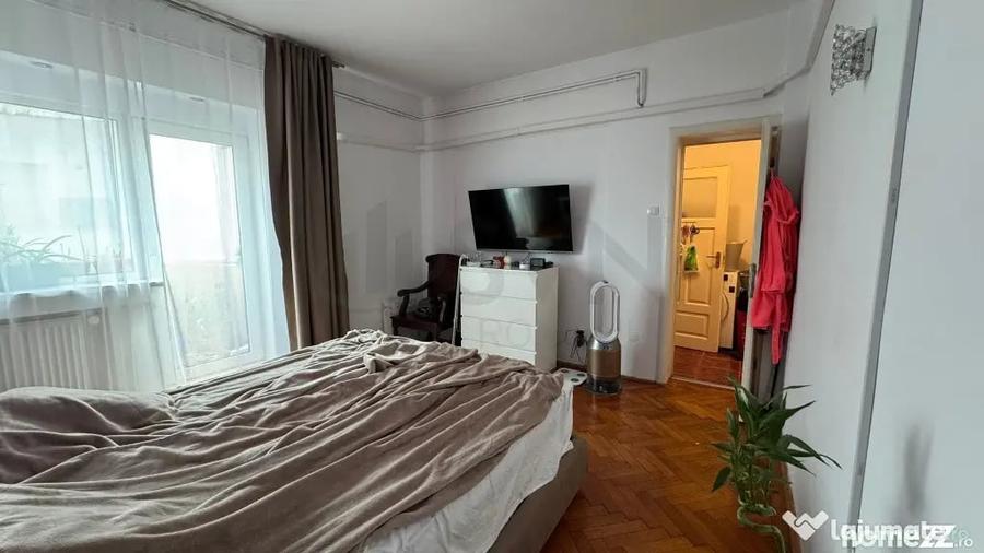 Apartament cu 3 camere semidecomandat în Universitate