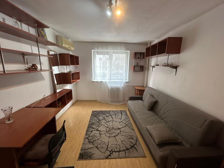 Garsoniera Titan Etaj 1 Bloc 1974 Reabilitat 7 Min Metrou - 2