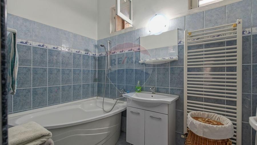 Casa spatioasa cu teren generos, in zona centrala a Sacelelor - 22