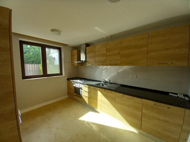 Pipera-Oxford Gardens, vila de inchiriat cu 4 camere - 5