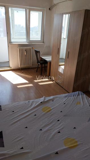 Inchiriez Garsoniera zona Piata Victoriei 300 EUR