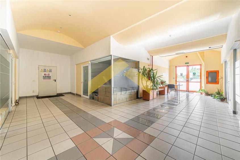 Hala de 8,560mp de vanzare in zona Micalaca - 5