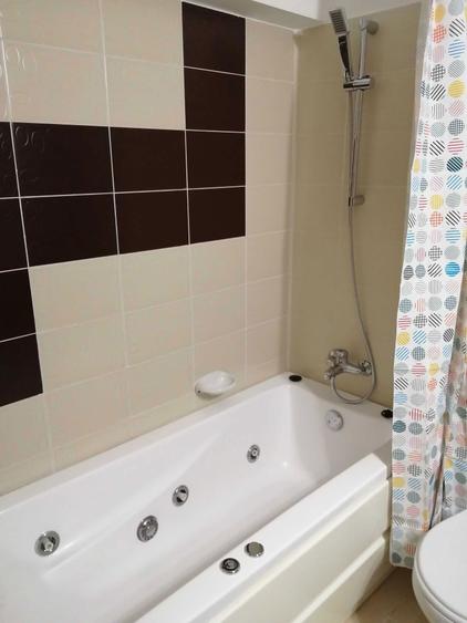 Vand apartament 2 camere central, Bacau - 2