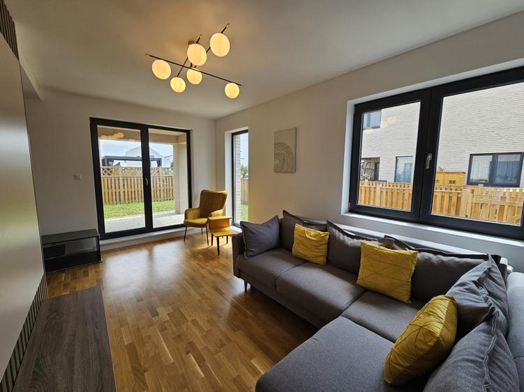 Liziera de Lac de vanzare vila 4 camere mobilat/utilat LA CHEIE! - 1