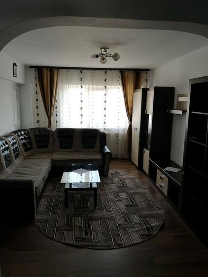 Inchiriez apartament 3 camere - 4