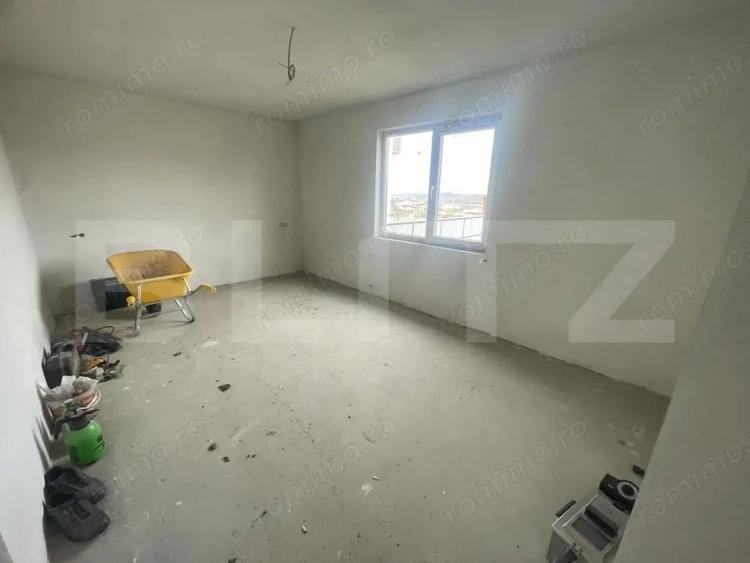 Casa individuala semifinisata 4 amere 10 ari teren si garaj - 14