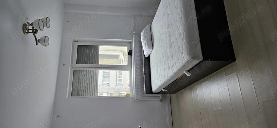 Ap 4 cam modificat in 3, Bl Basarabia, Stadionul Grand Arena, etaj 7 8 bloc 1982 - 10