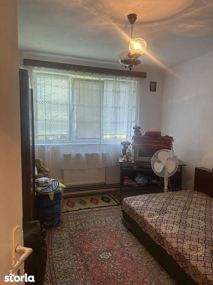Campina - ap. 2 cam - parter - 48 mp - 55000 Euro/Neg. - 4