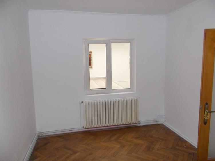 Casa, Timisora, zona Plopi, parter, caramida, 3 camere, 370mp teren - 8