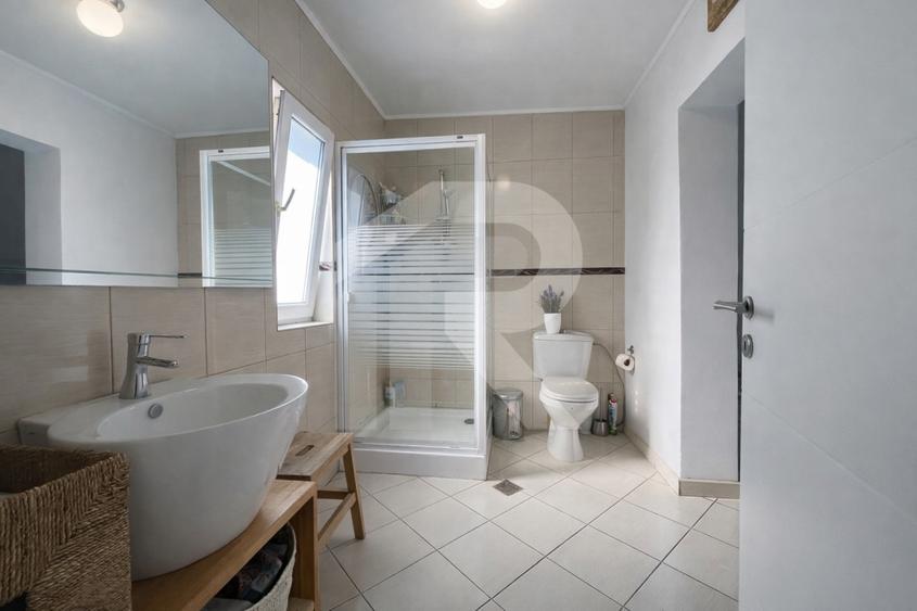 Dobroesti, Soseaua Fundeni, casa spatioasa cu curte proprie, 3 camere + birou - 1