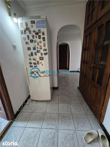 Royal Imobiliare - Vanzare apartament 3 camere zona Malu Rosu - 13