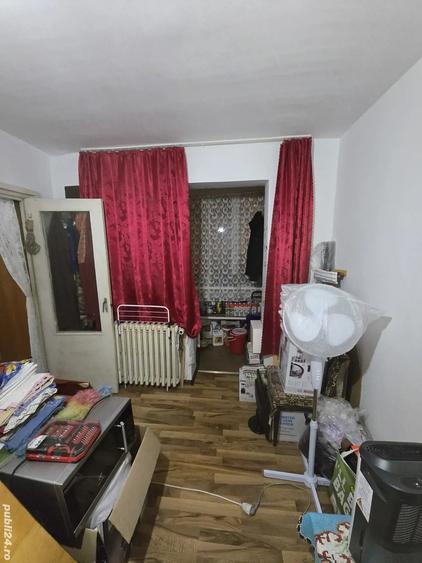 Vand Apartament 3 camere 64 m2 semidecomandat bloc 4 etaje parter - 6