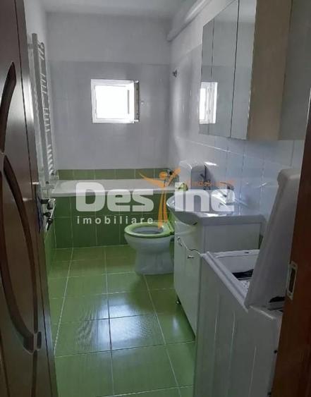 Apartament cu 2 camere decomandat, mobilat în Dâmbovița