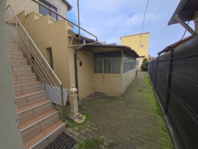 Casă individuală renovabila si spațiu comercial P+1  Zona Coiciu - 11