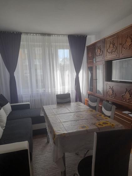Apartament cu 4 camere în Drumul Taberei