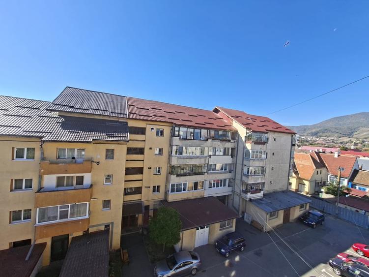 Garsonieră decomandată, mobilată în Codlea
