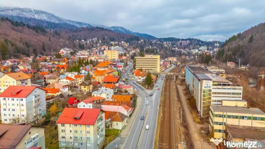 Apartament cu 3 camere decomandat în Calea București