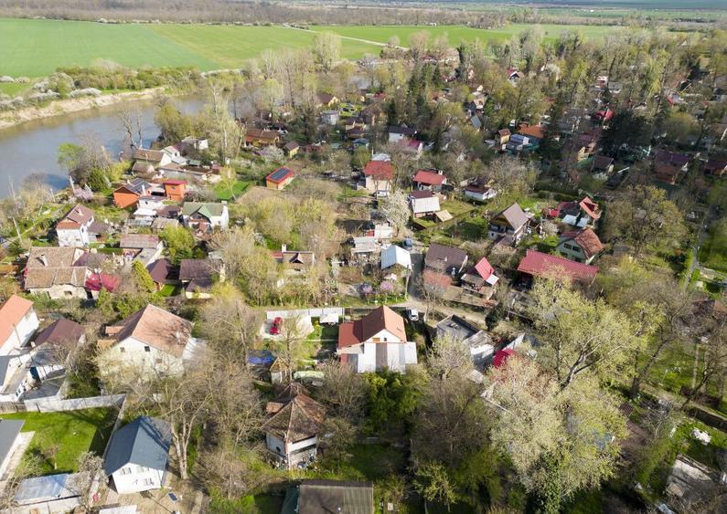 Casa cu mansarda la 3 insule - 1