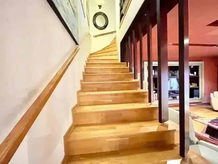 Vilă Luxury în Zona Jandarmeriei | 8 Camere | Arhitectură Eleganta - 13