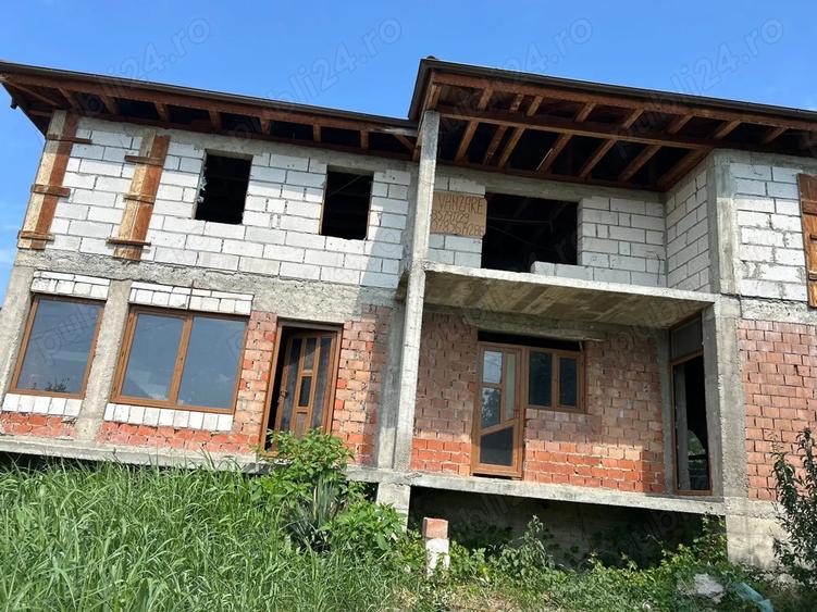 Vand casa cu etaj in comuna pietroasele ,Buzau - 1