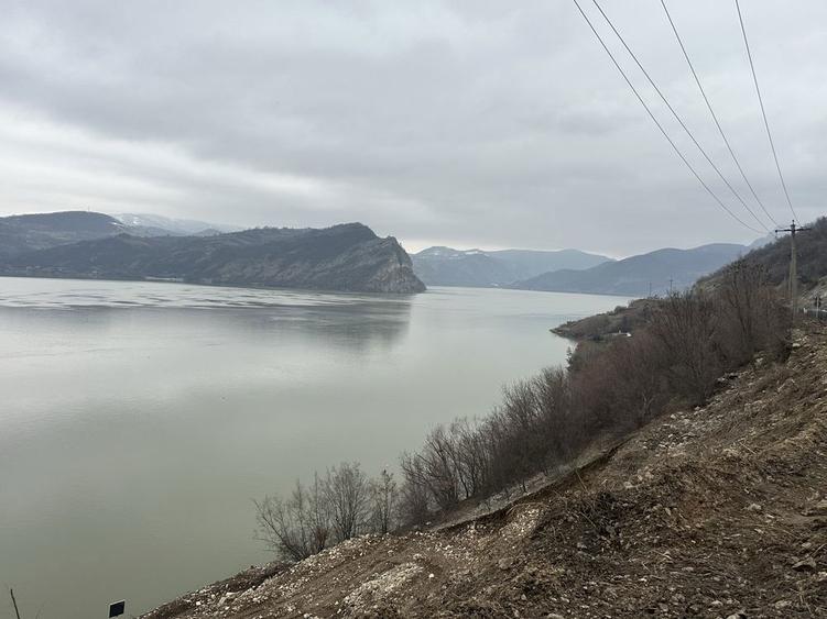 Teren Svinita Clisura Dunarii - 1