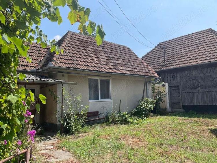 Sat SASAR, casa vaiog + caramida 4 camere,hol,bucatarie ,camara,baie, anexe, teren10 arii,79000 euro - 9