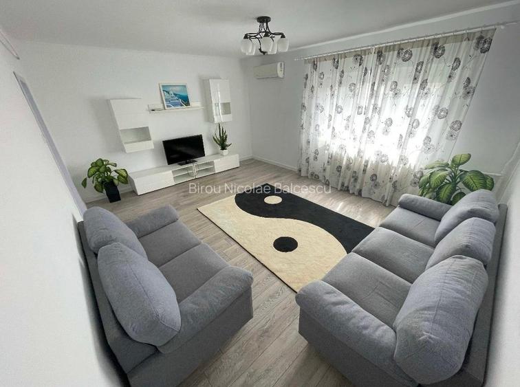 Apartament 3 camere Lux+Loc de parcare in zona Decebal.