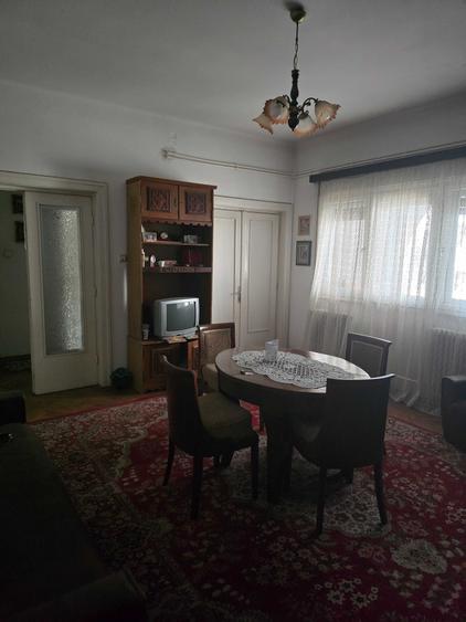 Casă cu 4 camere în Sud