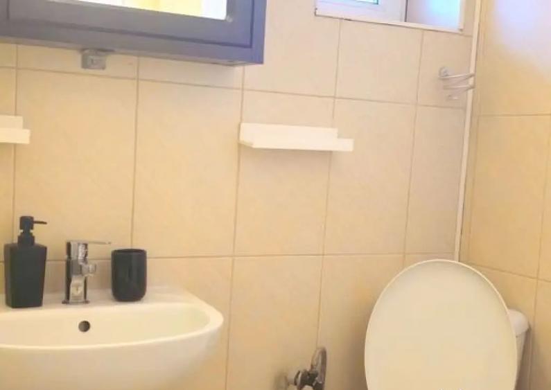 Apartament cu 2 camere la casa, 70 mp - zona centrala - 8