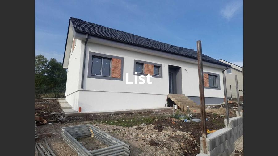 Casă cu priveliste superbă, Mera Nouă - 2