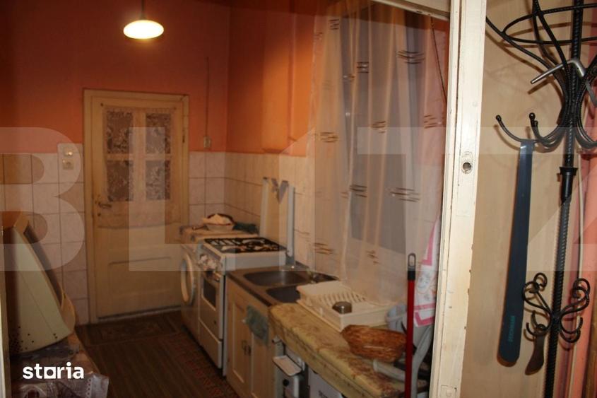 Casă cu 4 camere cu Teren 1500 Mp în Central