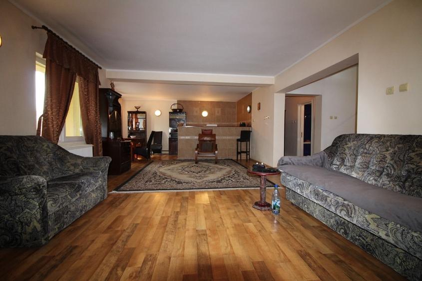 Casă cu 5 camere cu Canalizare în Agigea