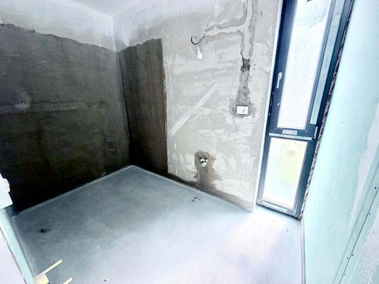 Duplex cu 4 camere cu Canalizare în Sud