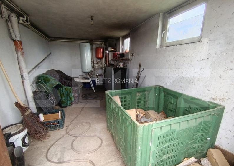 Casa de vanzare, cu 4 camere, 300 mp, zona exterior sud