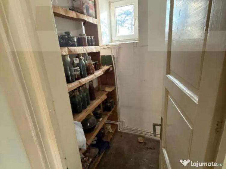 Casa de vanzare, cu 3 camere, doua bucatarii+teren in Simeri - 12