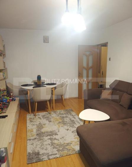 Apartament 3 camere, decomandat, parter, zona Lapus Arges