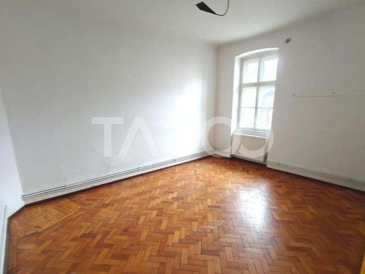 Spatiu de inchiriat pretabil Restaurant - zona Lupeni - Comision 0 - 3