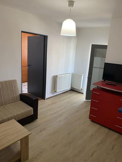 Inchiriez garsoniera in micro 6 - 1