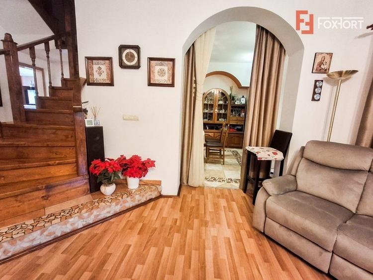 Casa individuala cu 8 camere si teren de 832 mp de vanzare, zona Girocului - 5