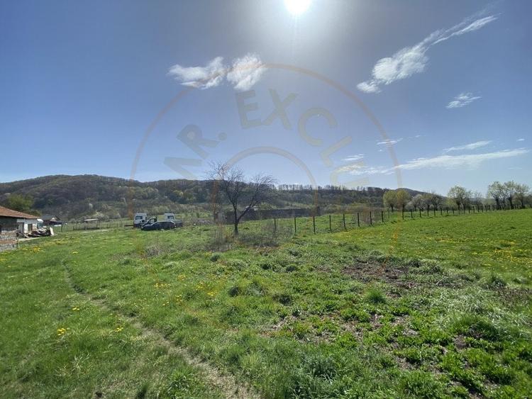 Teren intravilan cu grajduri si anexe – Aninoasa AG - 9